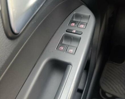 Белый Фольксваген Туран, объемом двигателя 1.4 л и пробегом 182 тыс. км за 8400 $, фото 27 на Automoto.ua