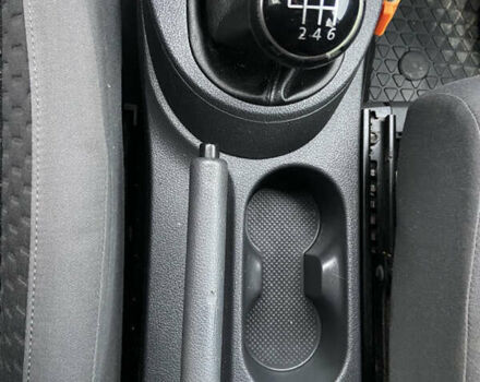 Белый Фольксваген Туран, объемом двигателя 1.97 л и пробегом 251 тыс. км за 8400 $, фото 13 на Automoto.ua