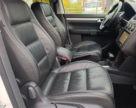 Белый Фольксваген Туран, объемом двигателя 1.4 л и пробегом 182 тыс. км за 8400 $, фото 36 на Automoto.ua