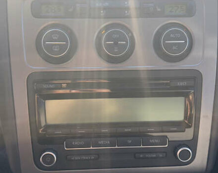 Белый Фольксваген Туран, объемом двигателя 1.9 л и пробегом 295 тыс. км за 6999 $, фото 6 на Automoto.ua