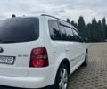 Білий Фольксваген Туран, об'ємом двигуна 1.97 л та пробігом 246 тис. км за 9350 $, фото 1 на Automoto.ua
