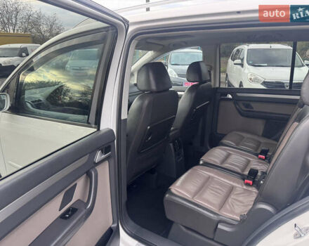 Білий Фольксваген Туран, об'ємом двигуна 1.6 л та пробігом 200 тис. км за 8700 $, фото 34 на Automoto.ua