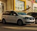 Белый Фольксваген Туран, объемом двигателя 1.9 л и пробегом 270 тыс. км за 9700 $, фото 1 на Automoto.ua