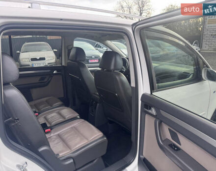 Білий Фольксваген Туран, об'ємом двигуна 1.6 л та пробігом 200 тис. км за 8700 $, фото 30 на Automoto.ua