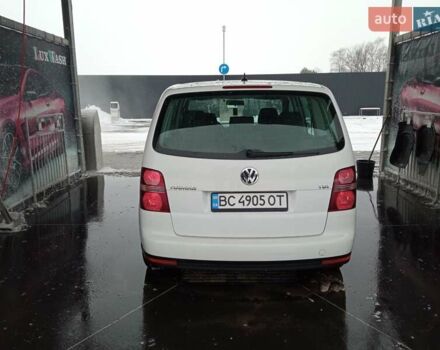 Белый Фольксваген Туран, объемом двигателя 1.9 л и пробегом 260 тыс. км за 8200 $, фото 3 на Automoto.ua