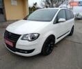 Белый Фольксваген Туран, объемом двигателя 1.6 л и пробегом 187 тыс. км за 6999 $, фото 1 на Automoto.ua