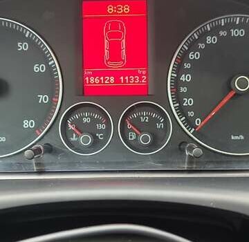 Белый Фольксваген Туран, объемом двигателя 1.39 л и пробегом 186 тыс. км за 8850 $, фото 6 на Automoto.ua