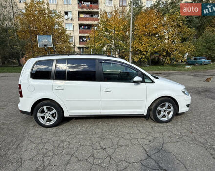 Белый Фольксваген Туран, объемом двигателя 1.9 л и пробегом 295 тыс. км за 6999 $, фото 3 на Automoto.ua