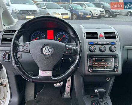 Білий Фольксваген Туран, об'ємом двигуна 1.4 л та пробігом 197 тис. км за 6490 $, фото 21 на Automoto.ua