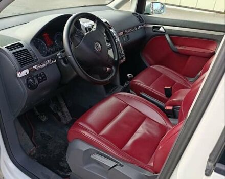 Белый Фольксваген Туран, объемом двигателя 1.6 л и пробегом 186 тыс. км за 7800 $, фото 42 на Automoto.ua