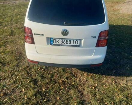 Белый Фольксваген Туран, объемом двигателя 1.39 л и пробегом 316 тыс. км за 8000 $, фото 10 на Automoto.ua