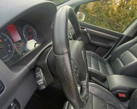 Белый Фольксваген Туран, объемом двигателя 1.4 л и пробегом 182 тыс. км за 8400 $, фото 59 на Automoto.ua