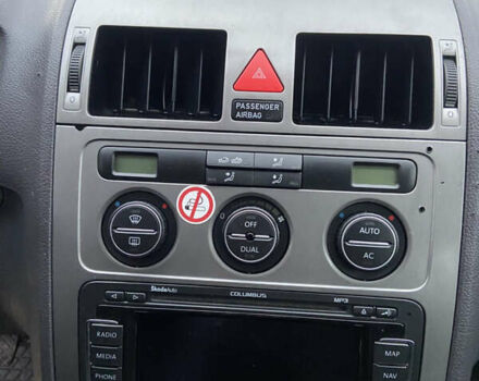 Белый Фольксваген Туран, объемом двигателя 1.97 л и пробегом 251 тыс. км за 8400 $, фото 12 на Automoto.ua