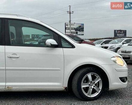 Білий Фольксваген Туран, об'ємом двигуна 1.4 л та пробігом 197 тис. км за 6490 $, фото 10 на Automoto.ua