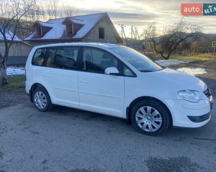 Белый Фольксваген Туран, объемом двигателя 1.97 л и пробегом 251 тыс. км за 8400 $, фото 4 на Automoto.ua