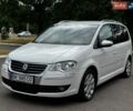 Белый Фольксваген Туран, объемом двигателя 1.4 л и пробегом 220 тыс. км за 6600 $, фото 1 на Automoto.ua
