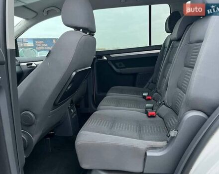 Білий Фольксваген Туран, об'ємом двигуна 1.4 л та пробігом 197 тис. км за 6490 $, фото 35 на Automoto.ua