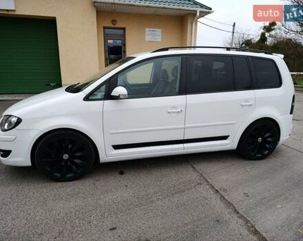 Белый Фольксваген Туран, объемом двигателя 1.6 л и пробегом 187 тыс. км за 6999 $, фото 2 на Automoto.ua