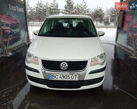 Белый Фольксваген Туран, объемом двигателя 1.9 л и пробегом 260 тыс. км за 8200 $, фото 2 на Automoto.ua