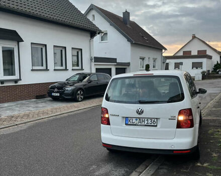 Белый Фольксваген Туран, объемом двигателя 1.9 л и пробегом 247 тыс. км за 9250 $, фото 23 на Automoto.ua