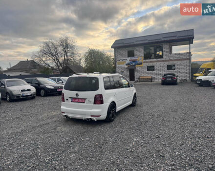 Білий Фольксваген Туран, об'ємом двигуна 1.6 л та пробігом 200 тис. км за 8700 $, фото 17 на Automoto.ua