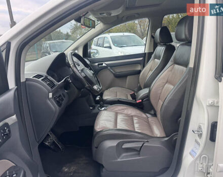 Білий Фольксваген Туран, об'ємом двигуна 1.6 л та пробігом 200 тис. км за 8700 $, фото 39 на Automoto.ua