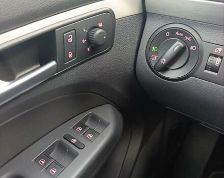 Белый Фольксваген Туран, объемом двигателя 1.4 л и пробегом 182 тыс. км за 8400 $, фото 26 на Automoto.ua