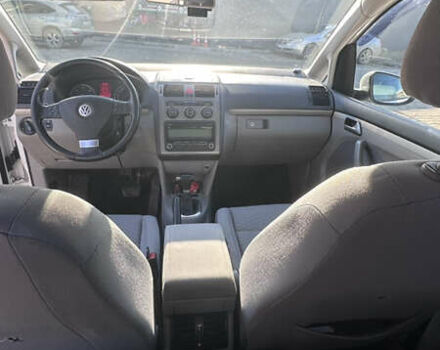 Белый Фольксваген Туран, объемом двигателя 1.9 л и пробегом 295 тыс. км за 6999 $, фото 10 на Automoto.ua