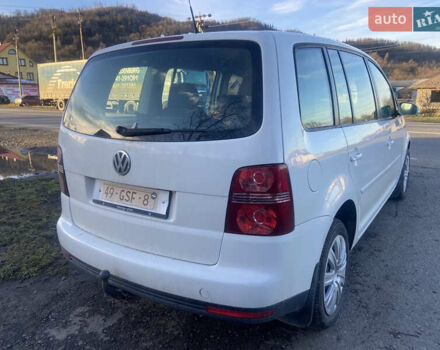 Белый Фольксваген Туран, объемом двигателя 1.97 л и пробегом 251 тыс. км за 8400 $, фото 8 на Automoto.ua