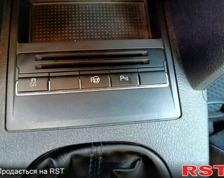 Білий Фольксваген Туран, об'ємом двигуна 2 л та пробігом 298 тис. км за 9400 $, фото 8 на Automoto.ua