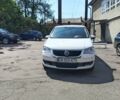 Белый Фольксваген Туран, объемом двигателя 1.4 л и пробегом 300 тыс. км за 7499 $, фото 1 на Automoto.ua