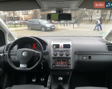 Білий Фольксваген Туран, об'ємом двигуна 1.4 л та пробігом 230 тис. км за 7000 $, фото 14 на Automoto.ua