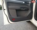 Белый Фольксваген Туран, объемом двигателя 1.97 л и пробегом 298 тыс. км за 9700 $, фото 56 на Automoto.ua