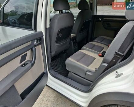 Белый Фольксваген Туран, объемом двигателя 1.39 л и пробегом 408 тыс. км за 5699 $, фото 16 на Automoto.ua