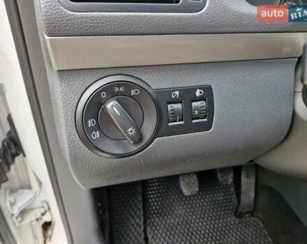 Белый Фольксваген Туран, объемом двигателя 1.39 л и пробегом 408 тыс. км за 5699 $, фото 11 на Automoto.ua