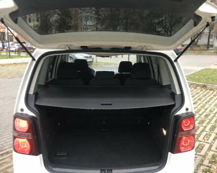 Білий Фольксваген Туран, об'ємом двигуна 1.4 л та пробігом 230 тис. км за 7000 $, фото 13 на Automoto.ua