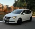Білий Фольксваген Туран, об'ємом двигуна 1.9 л та пробігом 205 тис. км за 3999 $, фото 1 на Automoto.ua