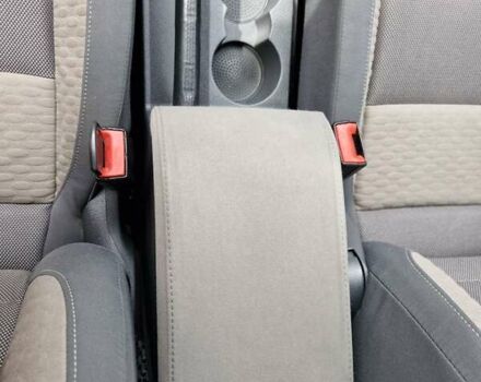 Белый Фольксваген Туран, объемом двигателя 1.39 л и пробегом 408 тыс. км за 5699 $, фото 13 на Automoto.ua