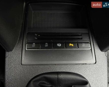 Білий Фольксваген Туран, об'ємом двигуна 1.6 л та пробігом 218 тис. км за 8700 $, фото 35 на Automoto.ua