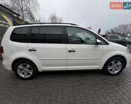 Білий Фольксваген Туран, об'ємом двигуна 1.6 л та пробігом 218 тис. км за 8700 $, фото 20 на Automoto.ua