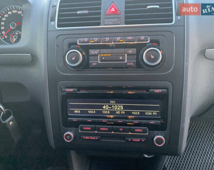 Белый Фольксваген Туран, объемом двигателя 1.6 л и пробегом 235 тыс. км за 9800 $, фото 22 на Automoto.ua