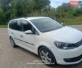 Білий Фольксваген Туран, об'ємом двигуна 1.6 л та пробігом 210 тис. км за 10800 $, фото 1 на Automoto.ua