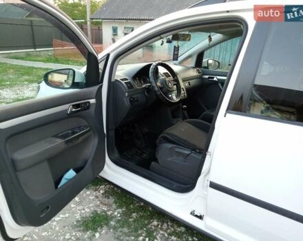 Білий Фольксваген Туран, об'ємом двигуна 1.6 л та пробігом 255 тис. км за 8150 $, фото 9 на Automoto.ua