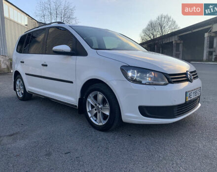 Белый Фольксваген Туран, объемом двигателя 1.6 л и пробегом 235 тыс. км за 9800 $, фото 8 на Automoto.ua
