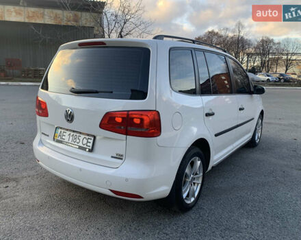 Белый Фольксваген Туран, объемом двигателя 1.6 л и пробегом 235 тыс. км за 9800 $, фото 6 на Automoto.ua