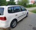 Белый Фольксваген Туран, объемом двигателя 1.6 л и пробегом 255 тыс. км за 8600 $, фото 4 на Automoto.ua