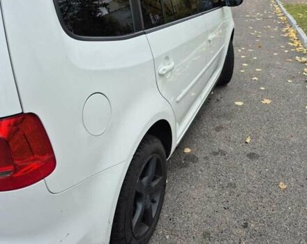 Білий Фольксваген Туран, об'ємом двигуна 1.4 л та пробігом 285 тис. км за 6000 $, фото 3 на Automoto.ua