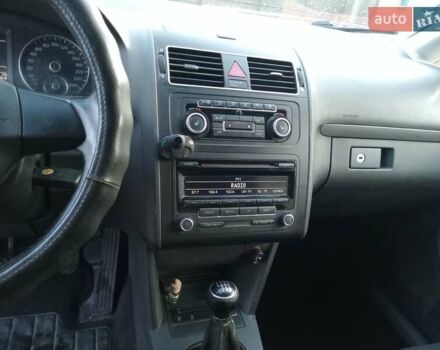 Білий Фольксваген Туран, об'ємом двигуна 1.6 л та пробігом 255 тис. км за 8150 $, фото 8 на Automoto.ua