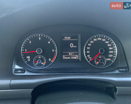 Белый Фольксваген Туран, объемом двигателя 1.6 л и пробегом 235 тыс. км за 9800 $, фото 26 на Automoto.ua