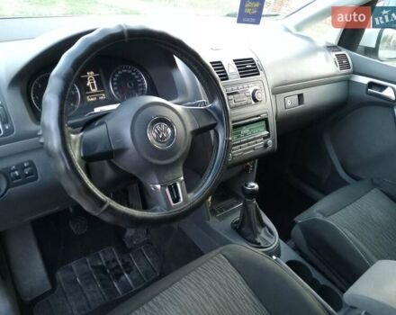 Білий Фольксваген Туран, об'ємом двигуна 1.6 л та пробігом 255 тис. км за 8150 $, фото 34 на Automoto.ua